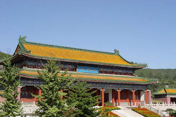 北京万佛园，历史与现代美学相结合的纪念场所
